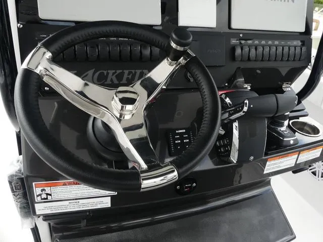 Slide: The Image of Blackfin 272 CC 2025 - 17