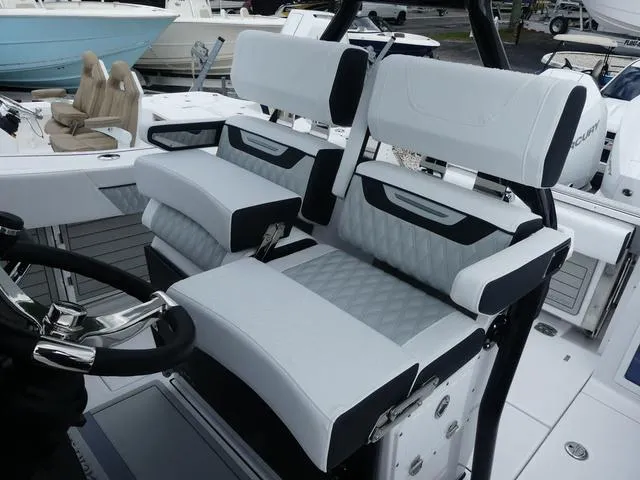 Slide: The Image of Blackfin 272 CC 2025 - 19