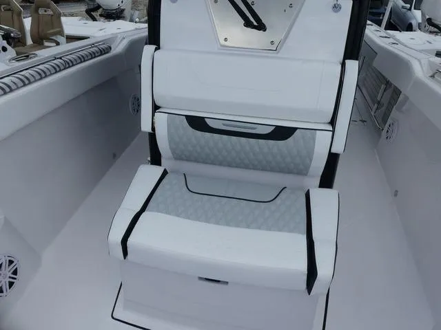 Slide: The Image of Blackfin 272 CC 2025 - 22