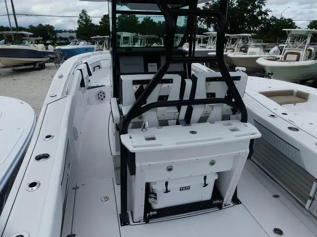 Slide: The Image of Blackfin 272 CC 2025 - 9