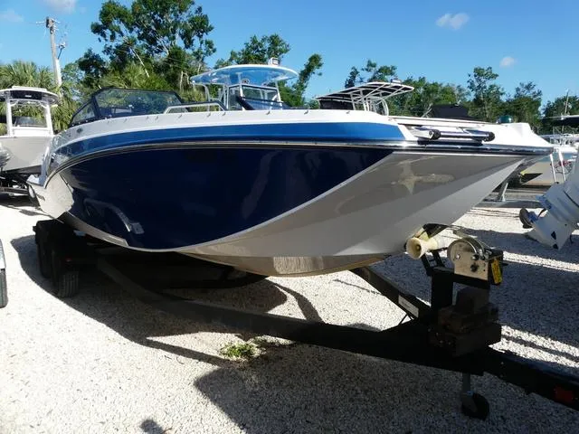 Slide: The Image of Glastron GTD 220 2018 - 1