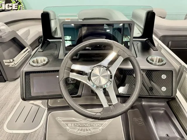 Slide: The Image of Bennington M L-Bench 22ML 2025 - 6