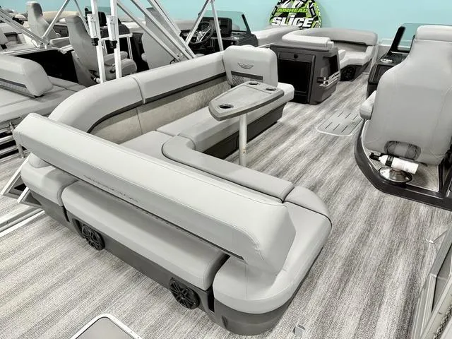 Slide: The Image of Bennington M L-Bench 22ML 2025 - 7