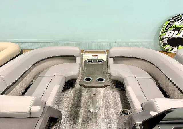 Slide: The Image of Bennington M Swingback 22 MSB 2025 - 10