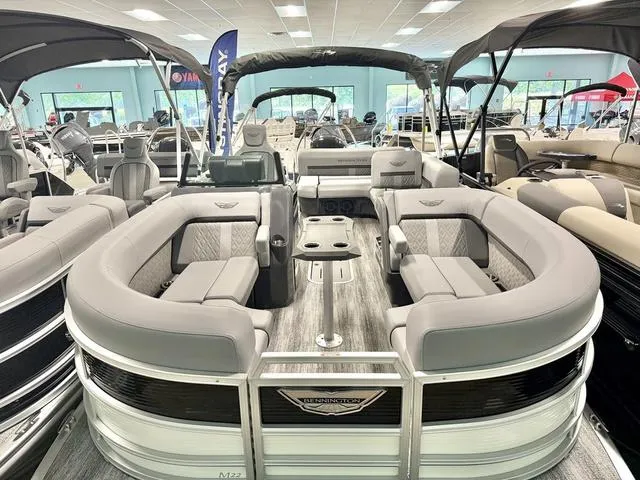 Slide: The Image of Bennington M Swingback 22 MSB 2025 - 11