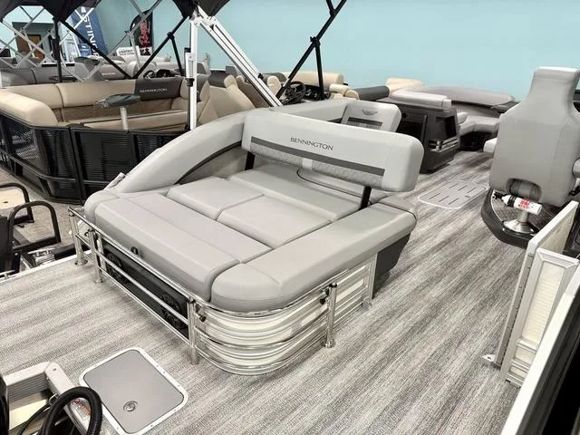 Slide: The Image of Bennington M Swingback 22 MSB 2025 - 5