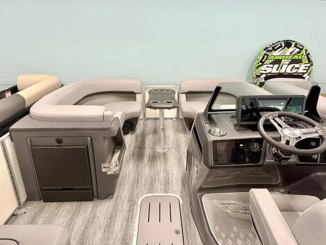 Slide: The Image of Bennington M Swingback 22 MSB 2025 - 9