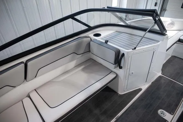 Slide: The Image of Yamaha AR190 2025 - 7