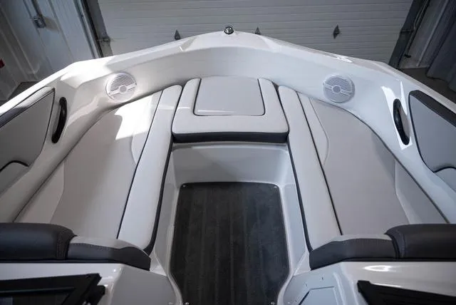 Slide: The Image of Yamaha AR190 2025 - 8