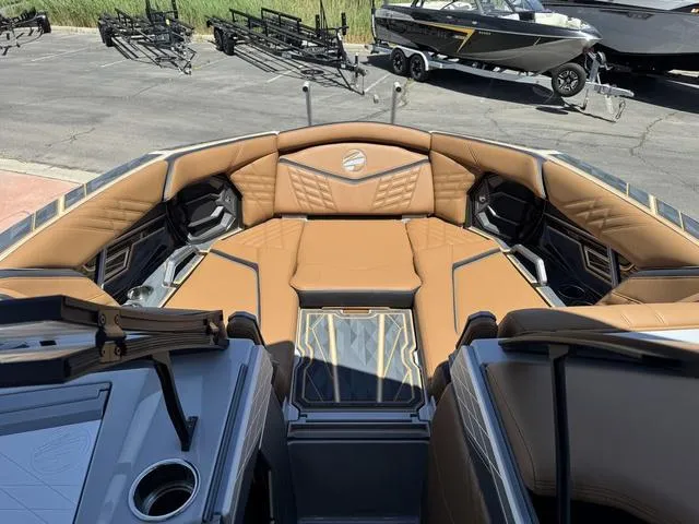 Slide: The Image of Tigé 23ZX 2025 - 11