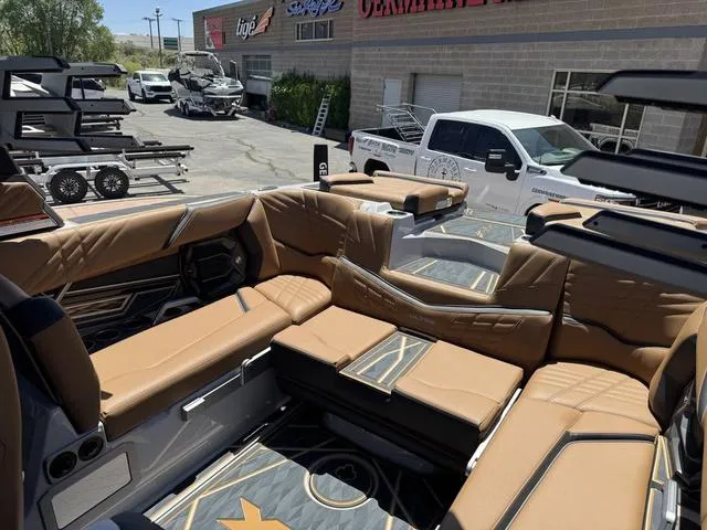 Slide: The Image of Tigé 23ZX 2025 - 13