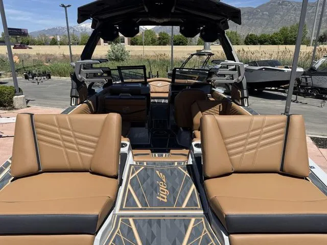 Slide: The Image of Tigé 23ZX 2025 - 14