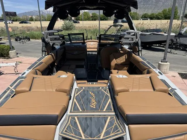 Slide: The Image of Tigé 23ZX 2025 - 8