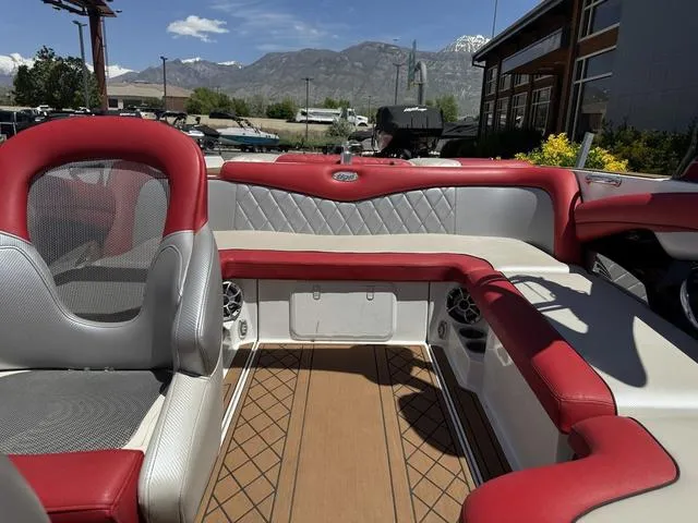 Slide: The Image of Tigé RZ2 2010 - 12