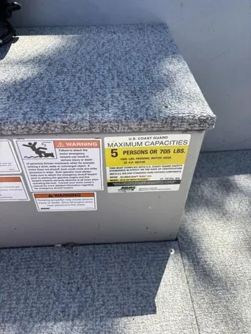 Slide: The Image of Alumacraft V14 2022 - 10