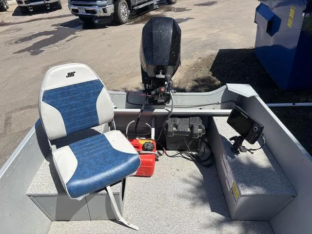 Slide: The Image of Alumacraft V14 2022 - 11