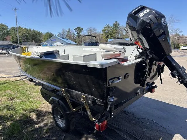 Slide: The Image of Alumacraft V14 2022 - 5