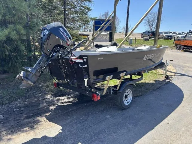 Slide: The Image of Alumacraft V14 2022 - 7