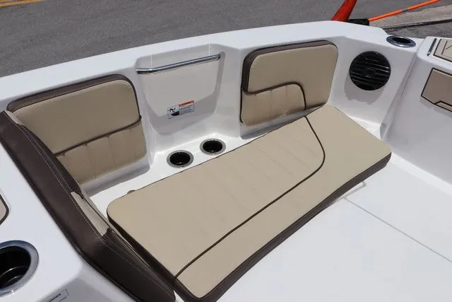 Slide: The Image of Yamaha 222 FSH Sport E 2025 - 22