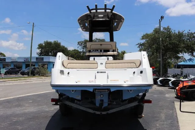 Slide: The Image of Yamaha 222 FSH Sport E 2025 - 5