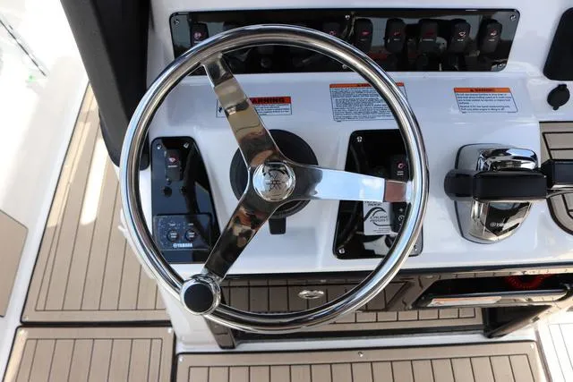 Slide: The Image of Yamaha 222 FSH Sport E 2025 - 13