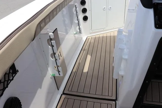 Slide: The Image of Yamaha 222 FSH Sport E 2025 - 15