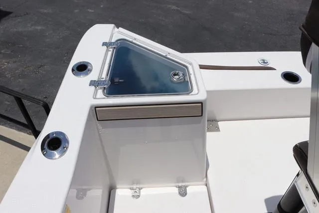 Slide: The Image of Yamaha 222 FSH Sport E 2025 - 27