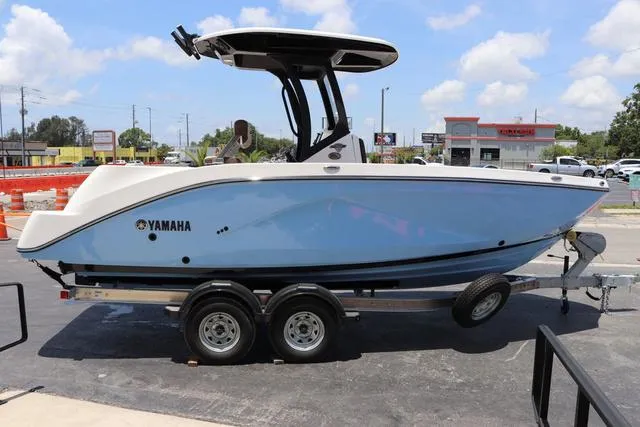 Slide: The Image of Yamaha 222 FSH Sport E 2025 - 6