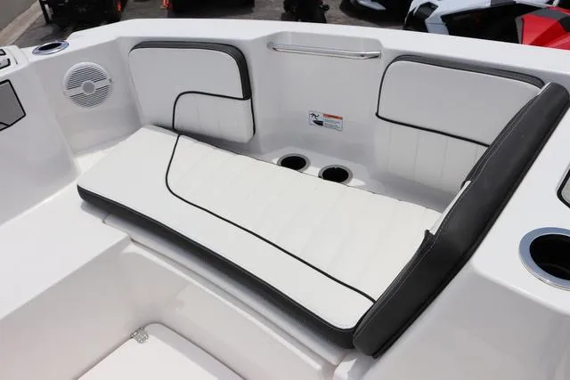 Slide: The Image of Yamaha 222 FSH Sport 2025 - 24