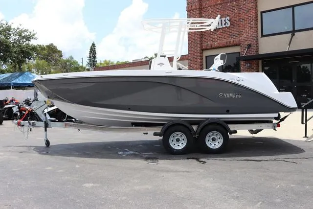 Slide: The Image of Yamaha 222 FSH Sport 2025 - 3