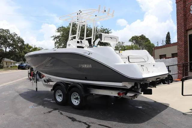 Slide: The Image of Yamaha 222 FSH Sport 2025 - 4