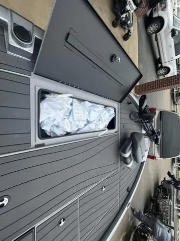 Slide: The Image of Vexus AVX 2100 2025 - 13