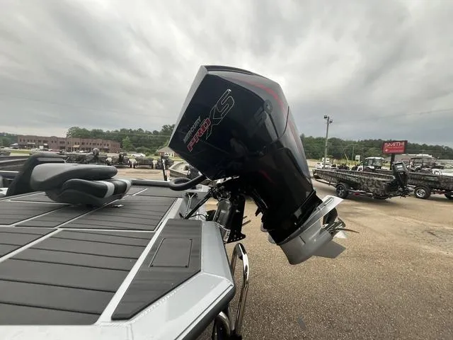 Slide: The Image of Vexus AVX 2100 2025 - 25