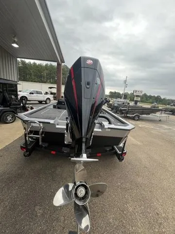 Slide: The Image of Vexus AVX 2100 2025 - 27