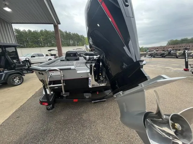 Slide: The Image of Vexus AVX 2100 2025 - 28