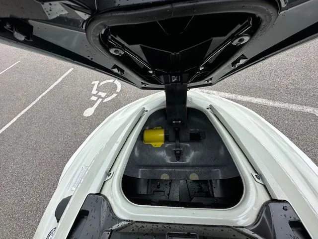 Slide: The Image of Yamaha VX Cruiser HO 2025 - 9