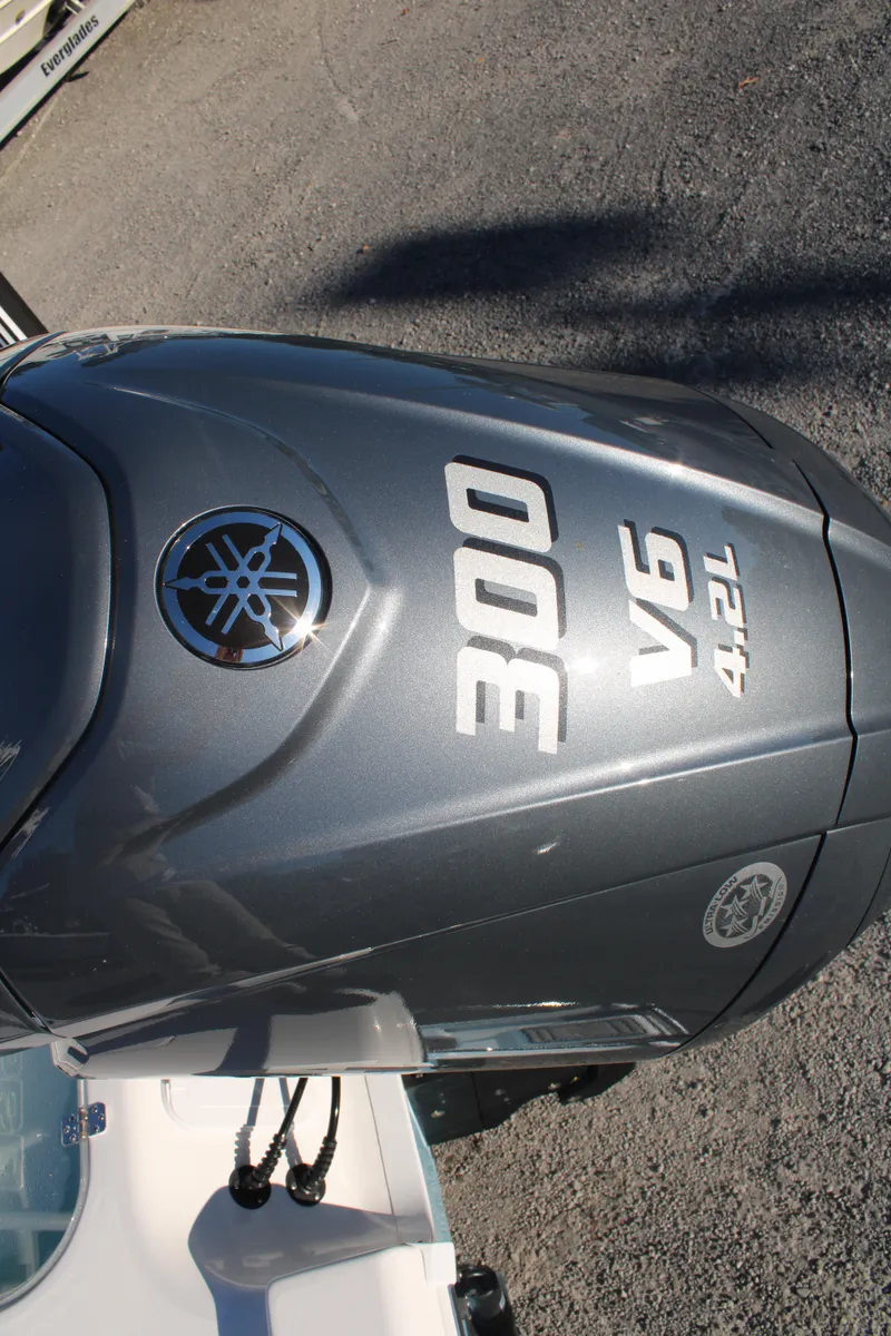 Slide: The Image of 2024 Sea Pro 250 Bay with Yamaha 300 V6 4.2L outboard engine. - 11