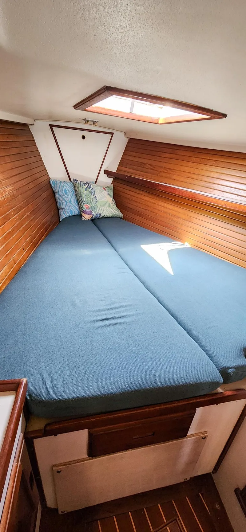 Slide: The Image of Morgan 44 Center Cockpit 1989 - 68