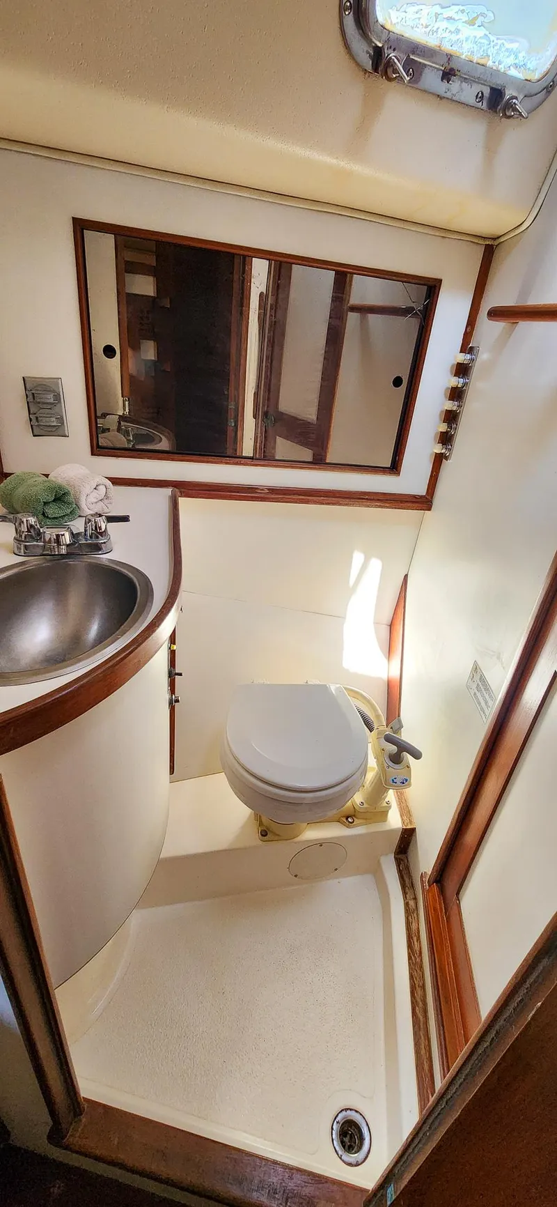 Slide: The Image of Morgan 44 Center Cockpit 1989 - 72