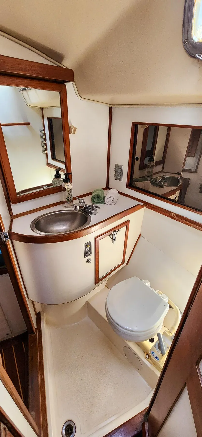 Slide: The Image of Morgan 44 Center Cockpit 1989 - 75