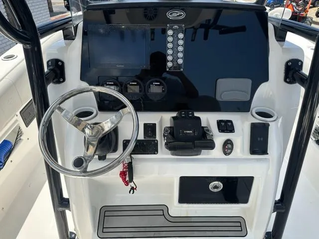 Slide: The Image of Sea Fox 268 Commander 2020 - 10