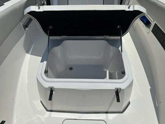 Slide: The Image of Sea Fox 268 Commander 2020 - 17