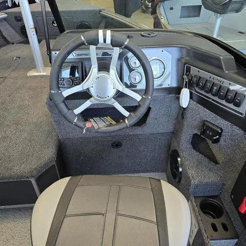 Slide: The Image of Lund 1775 Impact Sport 2025 - 7