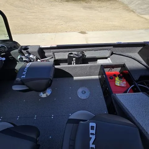 Slide: The Image of Lund 1650 Angler Sport 2025 - 11