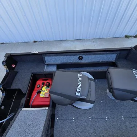 Slide: The Image of Lund 1650 Angler Sport 2025 - 12