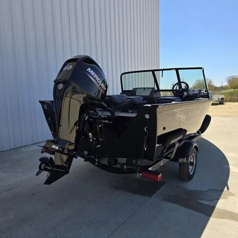 Slide: The Image of Lund 1650 Angler Sport 2025 - 4