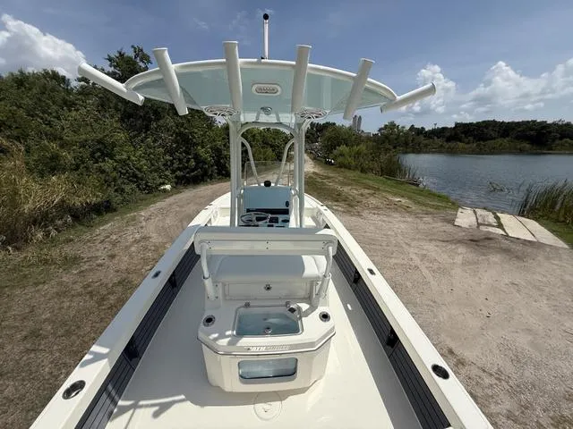 Slide: The Image of Pathfinder 2500 Hybrid 2025 - 14