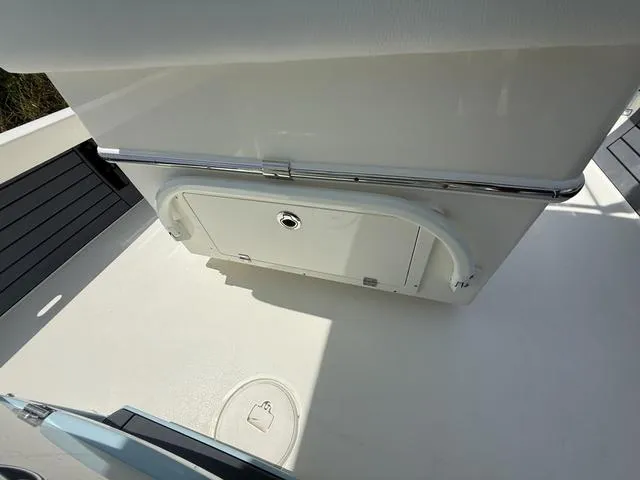 Slide: The Image of Pathfinder 2500 Hybrid 2025 - 36