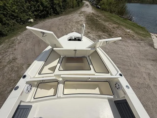 Slide: The Image of Pathfinder 2500 Hybrid 2025 - 42