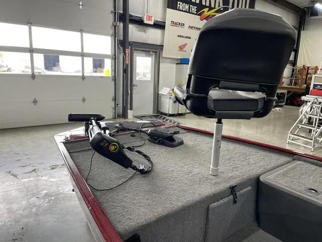 Slide: The Image of 2020 Tracker BASS TRACKER® Classic XL boat interior with fishing seat and trolling motor. - 13